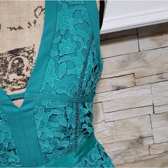 Adelyn Rae green lace overlay Sleeveless dress size small - Picture 8 of 8